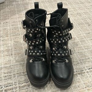 SUGAR FLAIR  Boots size Women 9.5 emo goth biker shoe black faux leather studded